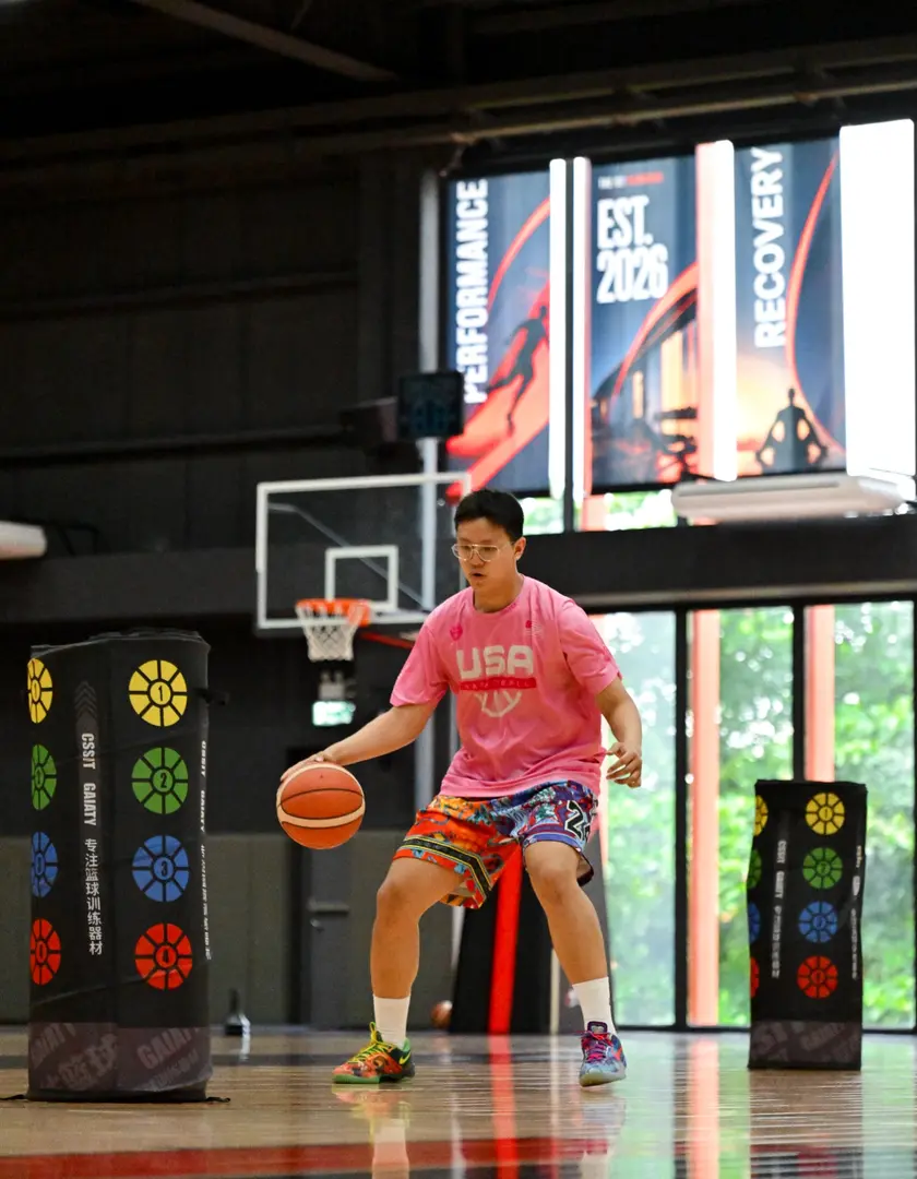 U16 player in performance training